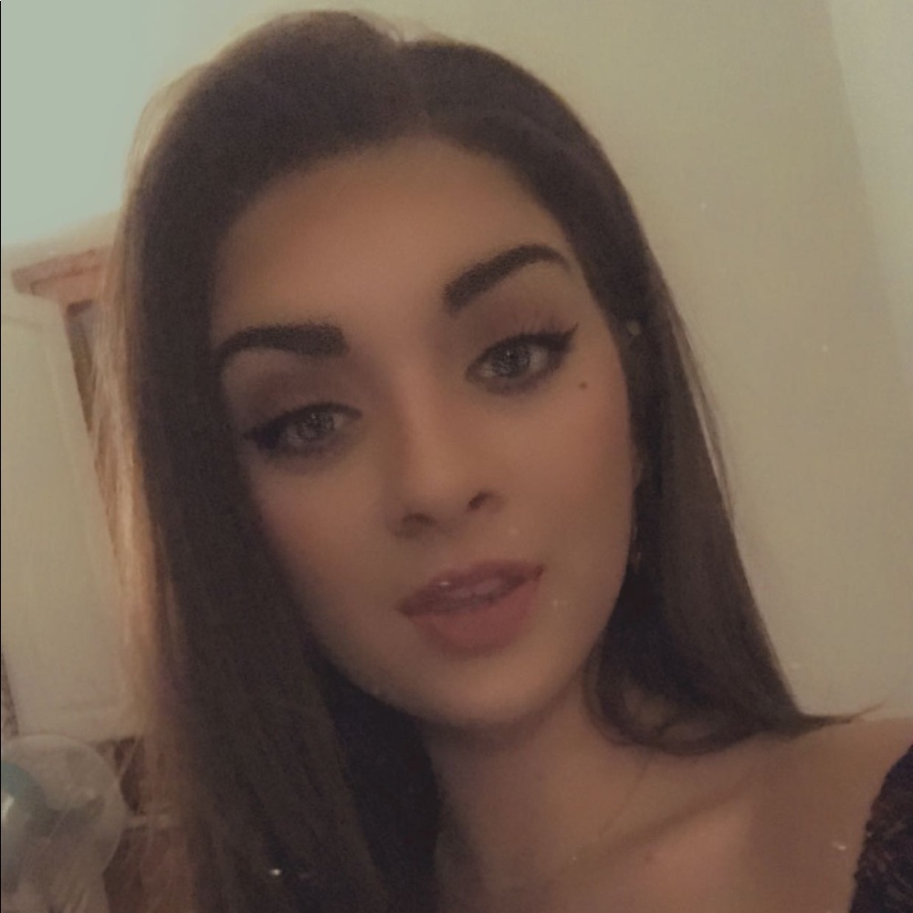 Meet your Posher, Deanna